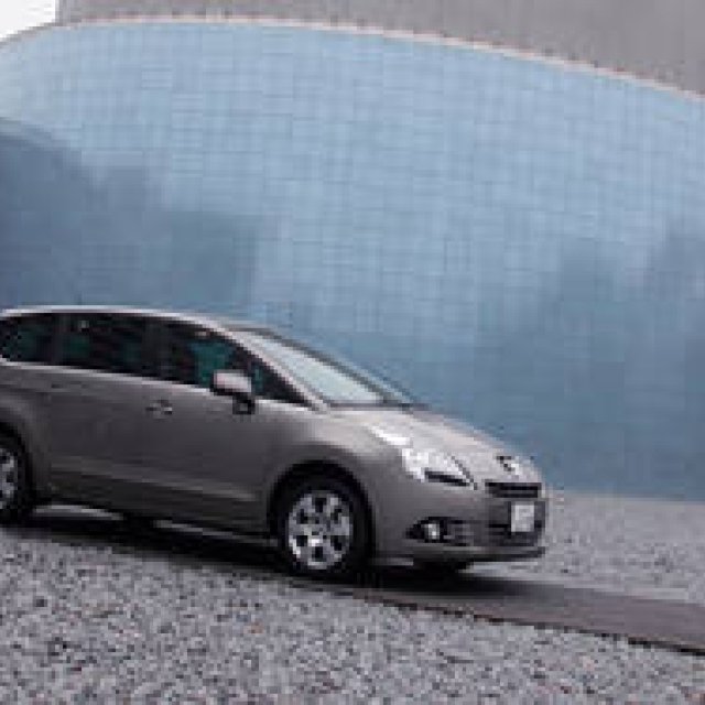 A Test Drive of the Peugeot 5008