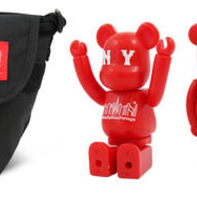 Manhattan Portage | Bag with 30th Anniversary BE@RBRICK "Manhattan Portage" Model