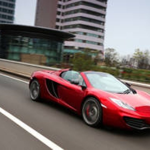 マクラーレン MP4-12C スパイダー国内試乗｜McLaren