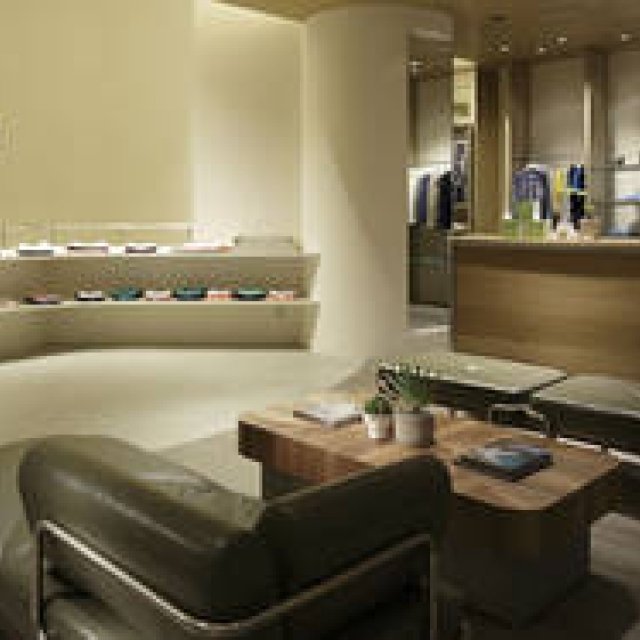 three dots│"Three Dots Aoyama Store" Opens at Oak Omotesando.