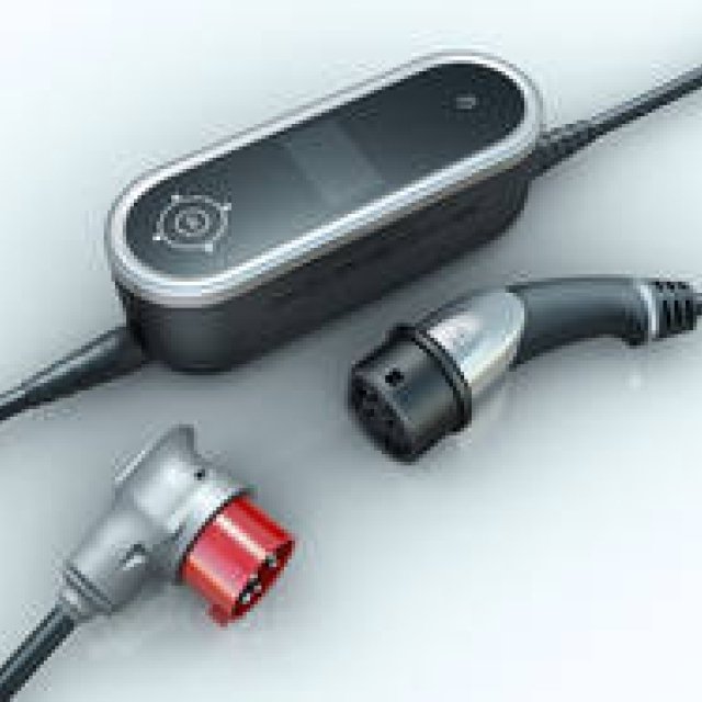 Porsche Develops Charger for Plug-in Hybrid Model | Porsche