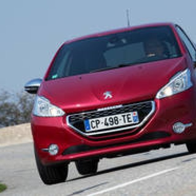 A Test Drive of the Peugeot 208 GTi | Peugeot
