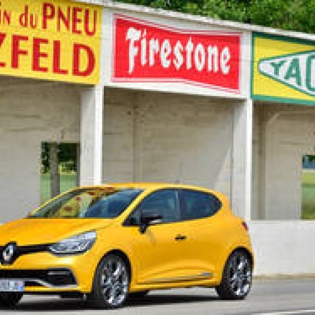 Test drive of the Renault Lutecia RS in France | Renault
