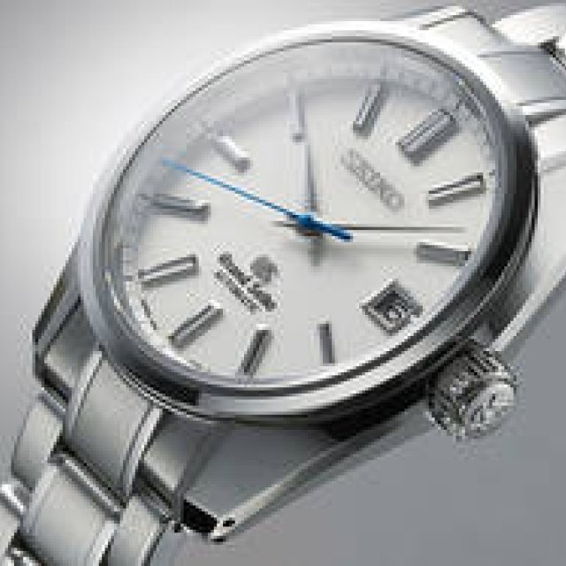 SEIKO | Grand Seiko's "44GS" design is reinterpreted for the modern era.