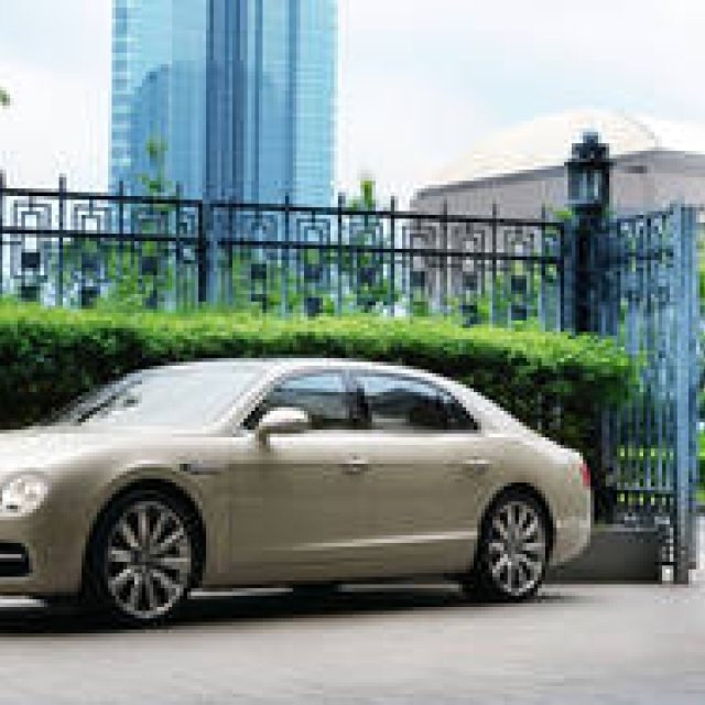 First Drive of the New Bentley Flying Spur in Japan | Bentley
