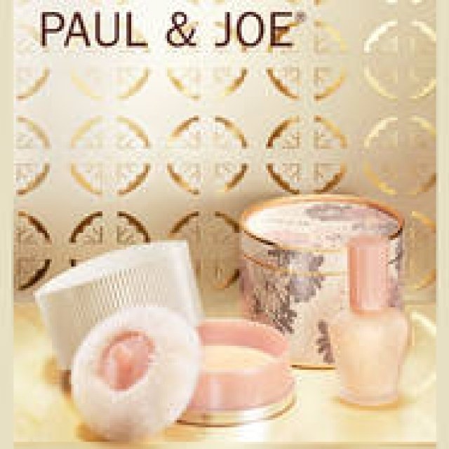 PAUL & JOE BEAUTE | A new face powder that creates a soft, finely-textured 'silk skin'.