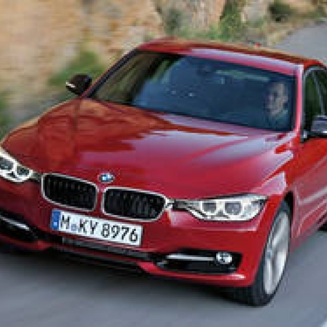 3シリーズも向上した安全装備と通信モジュールを標準採用｜BMW