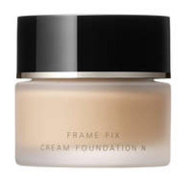 SUQQU | A cream foundation that imparts an exquisite, dewy finish to mature skin with its “enamored nectar” formula.