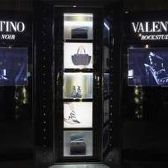 VALENTINO | "Rockstud" Pop-Up Store Now Open