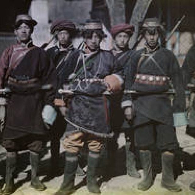 BOOK | "World Ethnic Costumes Seen Through Photos from 100 Years Ago" Features 212 Precious Photographs
