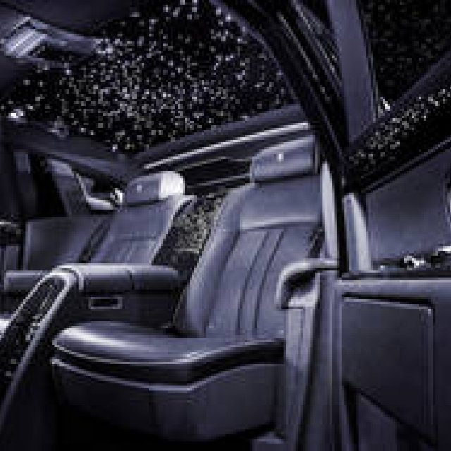 ダイヤをちりばめた豪華絢爛なファントム｜Rolls-Royce