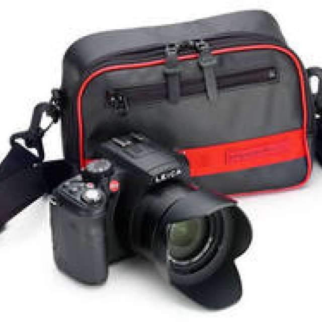 Leica | Limited Edition 200 Sets: "Leica V-LUX 4 Special Pouch Kit"