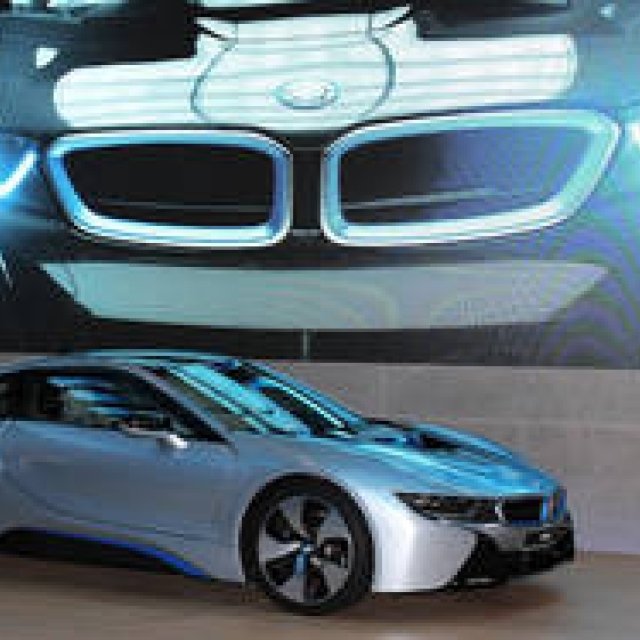The Star is the Hybrid Sports Car "i8" | BMW