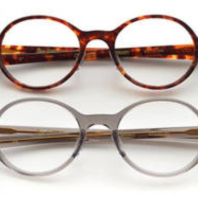 Continuer | Oliver Goldsmith's popular model now available in celluloid.