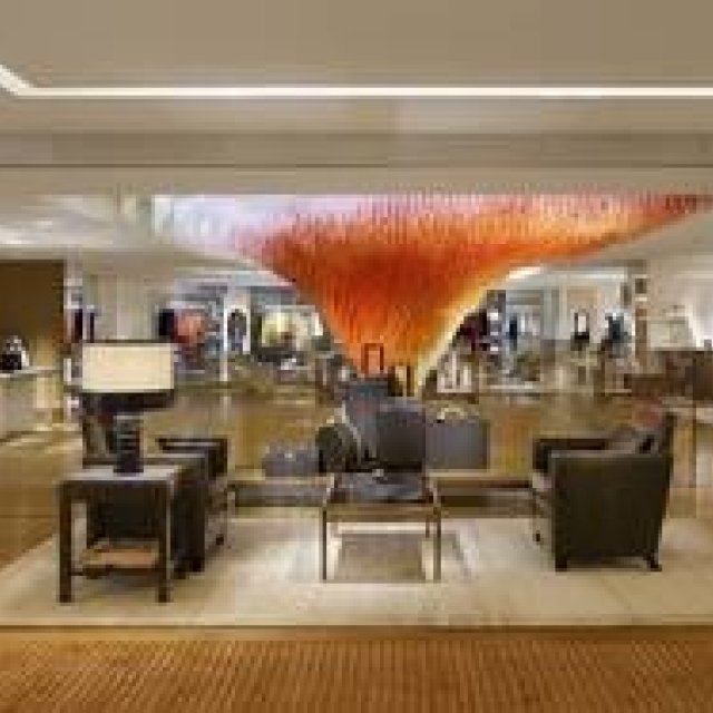 LOUIS VUITTON | Louis Vuitton Opens First Street-Level Store in Shinjuku