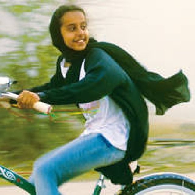 MOVIE｜サウジアラビア初の女性監督、鮮烈デビュー『少女は自転車にのって』