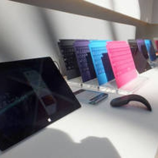 Microsoft: "Surface Omotesando Showroom" Opens for a Limited Time