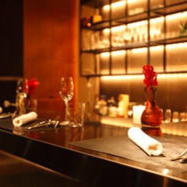 EAT | Limited-time "Champagne & Caviar Bar" Opens