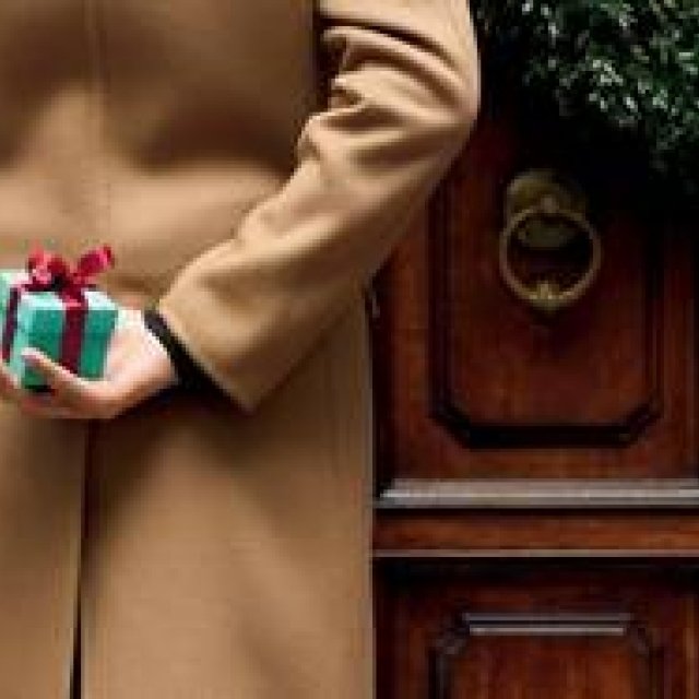 TIFFANY & Co.: A Christmas Illuminated by Limited Edition Boxes and a Grand Tree