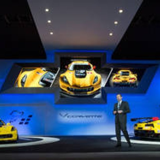 Chevrolet Unveils the Corvette Z06 and C7.R Simultaneously