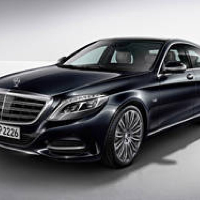 The Flagship S 600 with V12 Engine Debuts | Mercedes-Benz