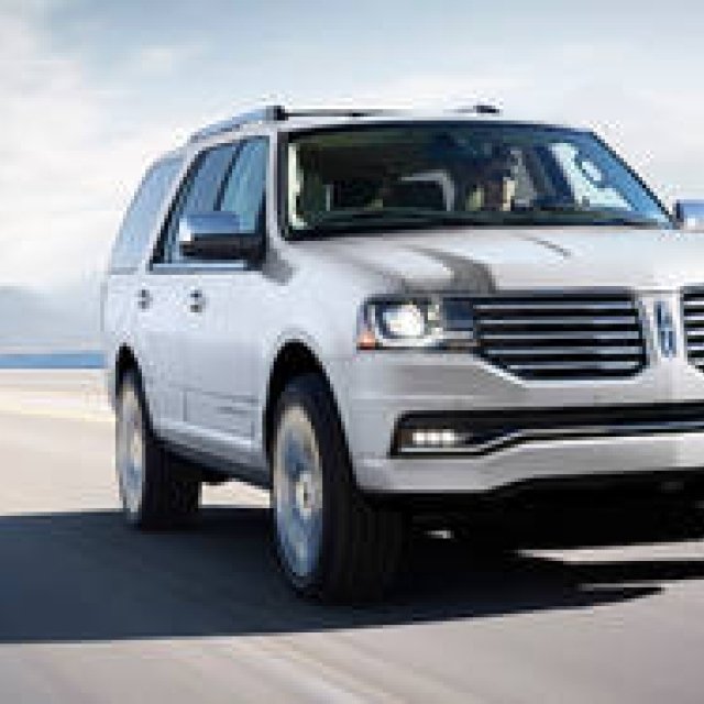 The Navigator Adopts a New Face | Lincoln