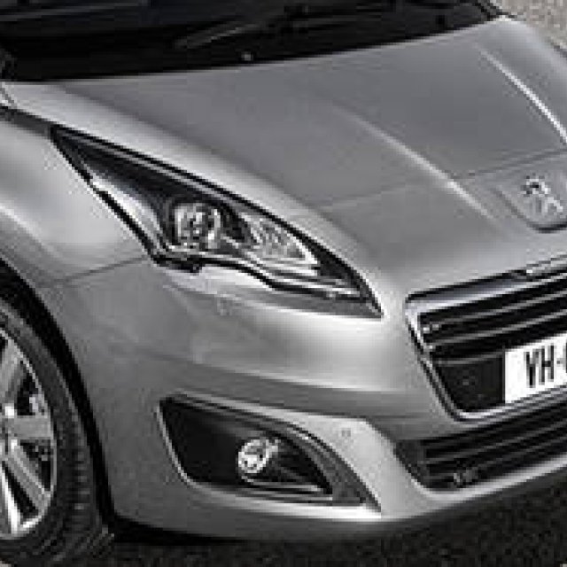 Peugeot's 7-Seater Minivan '5008' Gets a Facelift