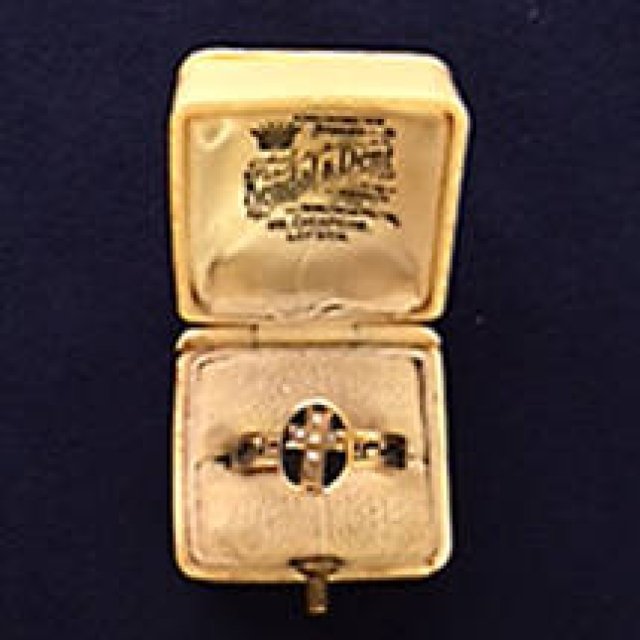 MUVEIL | Limited-Time "Moving Shop" Featuring Antique British Jewelry