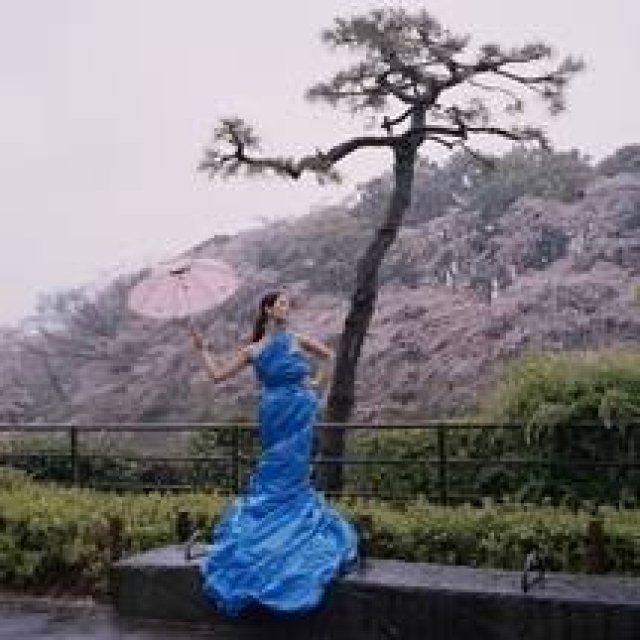 ART | Solo Exhibition "Bleu" by French Photographer Vanessa Franklin