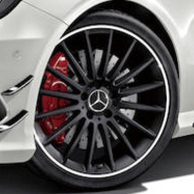 A 45 AMG: A Distinctive Special Edition | Mercedes-Benz