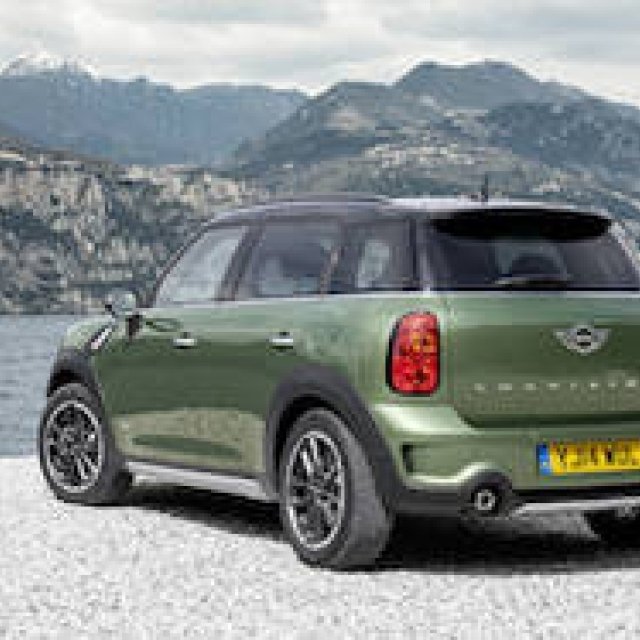 Revised MINI Crossover Arrives in New York | MINI