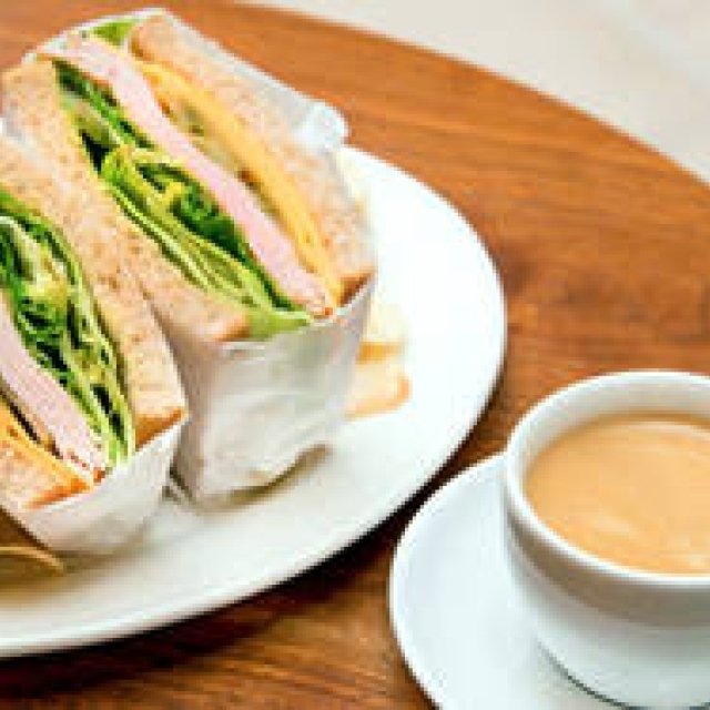 EAT | "UA BAR," a Community Bar Where You Can Also Enjoy Meals, Opens