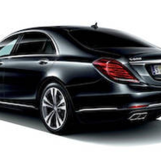 The V12-powered S-Class 'S 600 Long' arrives in Japan | Mercedes-Benz