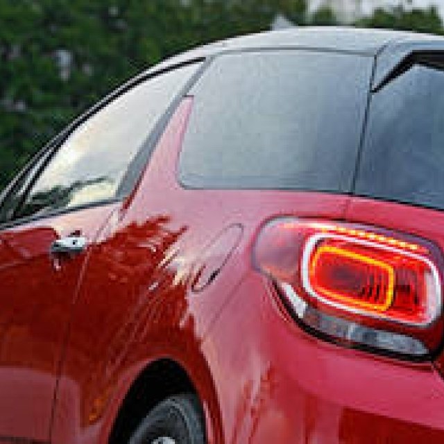 Test Drive of the DS3 Chic with a Renewed Powertrain | Citroën