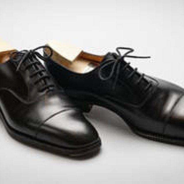 ISETAN MEN’S | We’ll Polish and Photograph Your Prized Shoes!