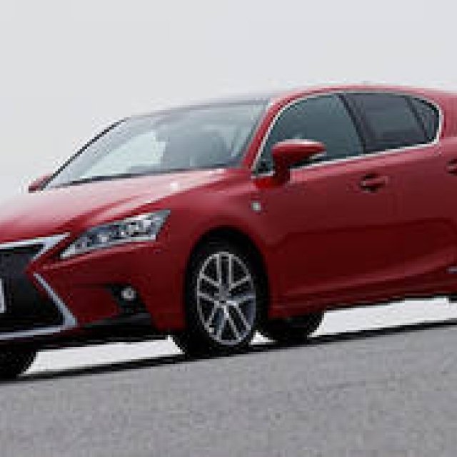 Test drive the Lexus premium compact, the CT200h | Lexus
