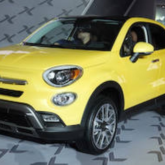 Fiat 500X Enters North America with Witty Promotion | Fiat
