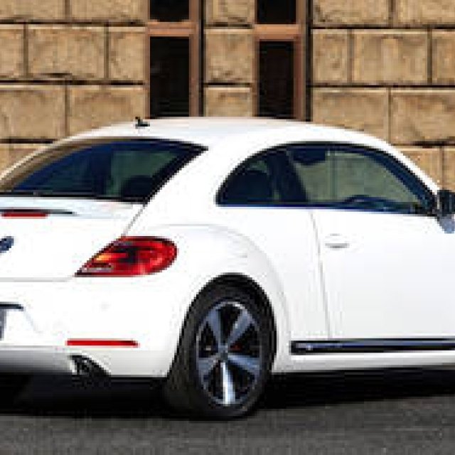 Fashion Designer Naoki Takizawa × The Beetle Turbo Exclusive: Fashion and Cars Resonate | Volkswagen