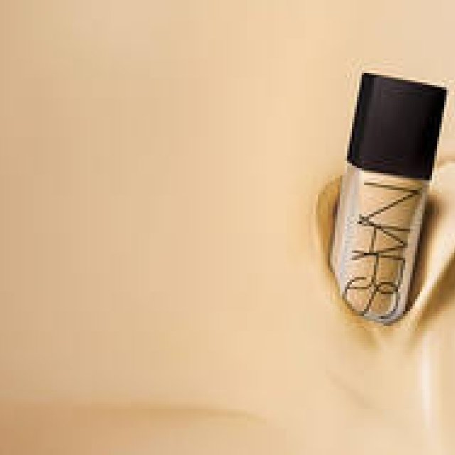 NARS | Liquid Foundation for an Ideal Natural Finish That Leaves No Trace on the Skin