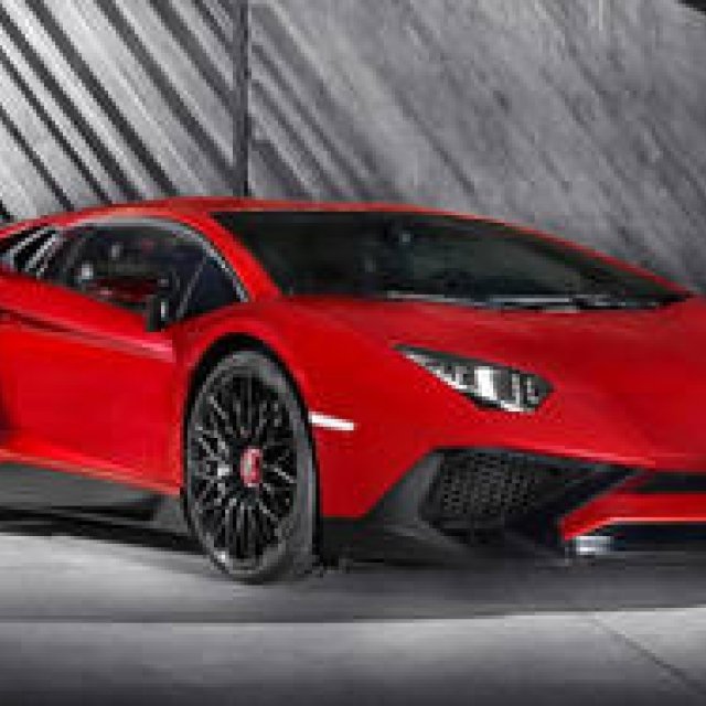 Aventador Welcomes the Superveloce | Lamborghini