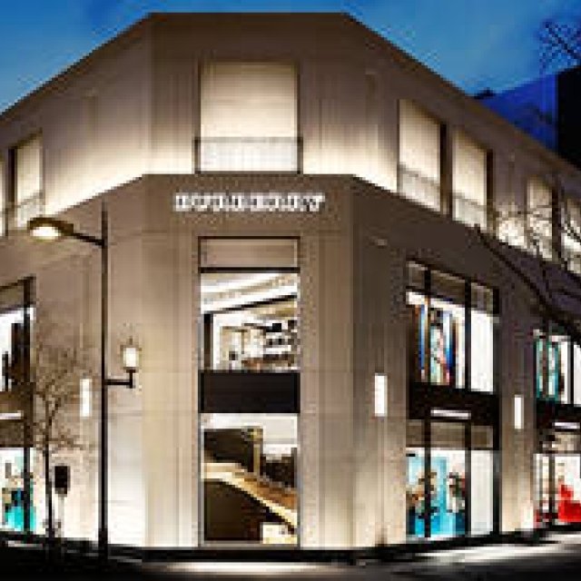 Burberry Shinsaibashi, Osaka's First Street-Level Store and One of the Largest in Japan, Opens