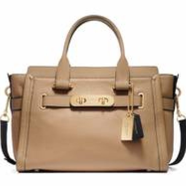 COACH: Latest It Bag SNS Campaign Underway