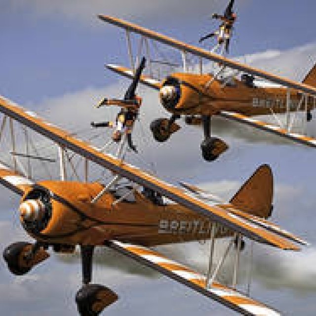 BREITLING | Breitling-Supported Airshow Team Holds First Show in Japan