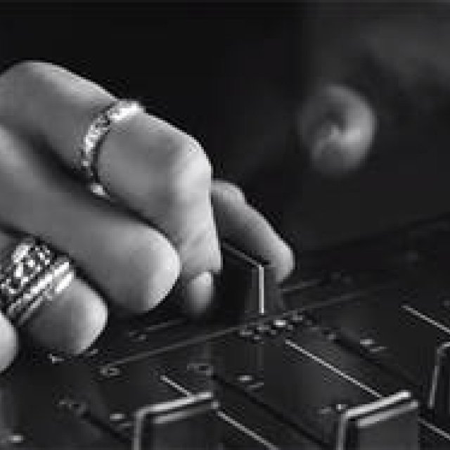ポメラートから新作コレクション「ミラノ」誕生｜POMELLATO
