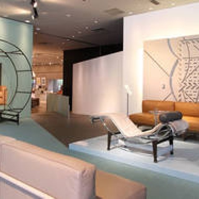 Commemorating the 50th Anniversary of the "LC Collection" Revival: Special Exhibition "LC50" Held | Cassina ixc.