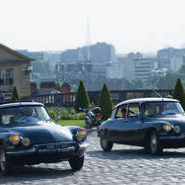 「前衛」と賞賛された名車、シトロエンDSの60周年を祝う｜Citroen & DS