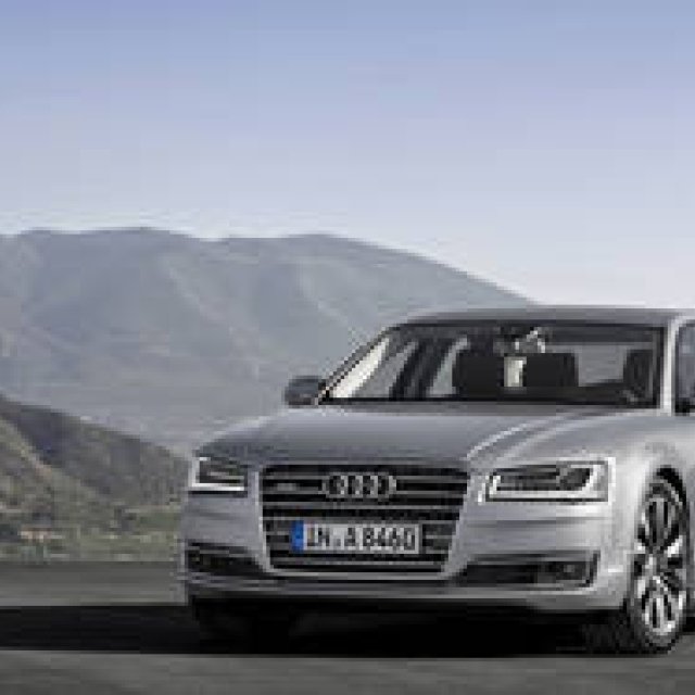 アウディ「A8」の安全装備を充実｜Audi