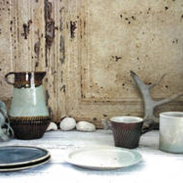 A new series from MISHIM POTTERY CREATION, a collaborative brand with ceramic artists.