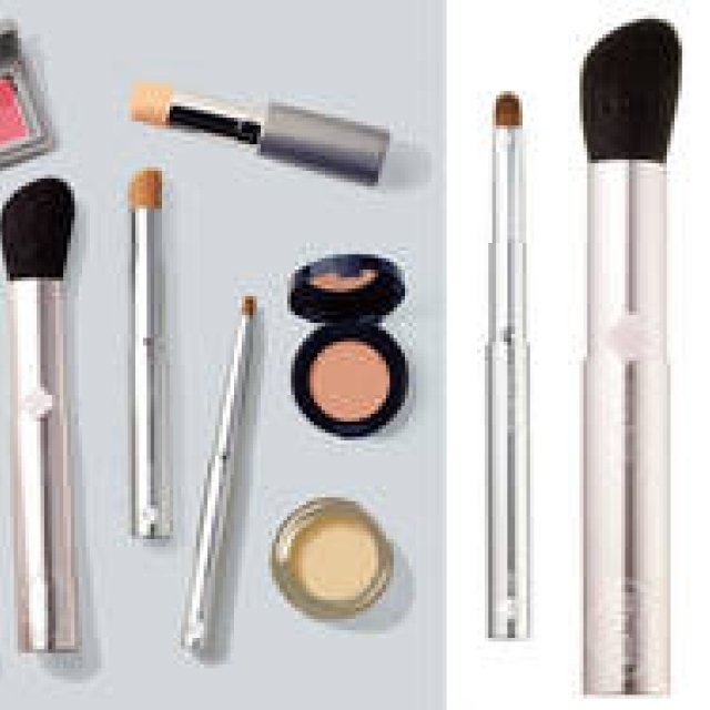 Introducing the New Portable Slide-Type Makeup Brush | KOBAKO