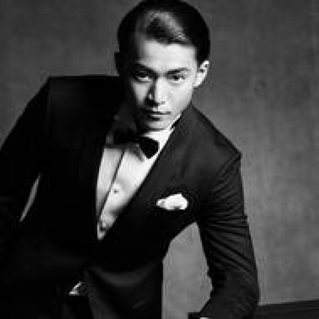 The 'Visionaries' Adorned in Armani's Latest Collection | DAIKANYAMA T-SITE